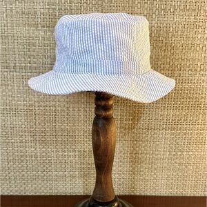 🌟HP🌟NWOT Retro Blue & White Seersucker Bucket Hat Urban Outfitters